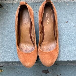 Aldo Women's Rust Suede 5” Wedge Heels Has a flaw inside but Excellent Condition